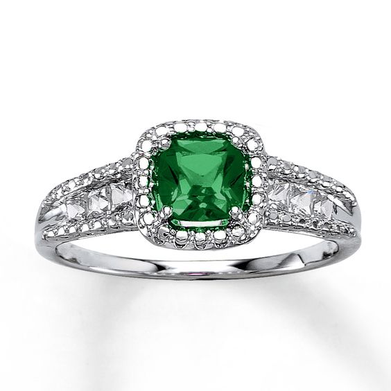 emerald ring