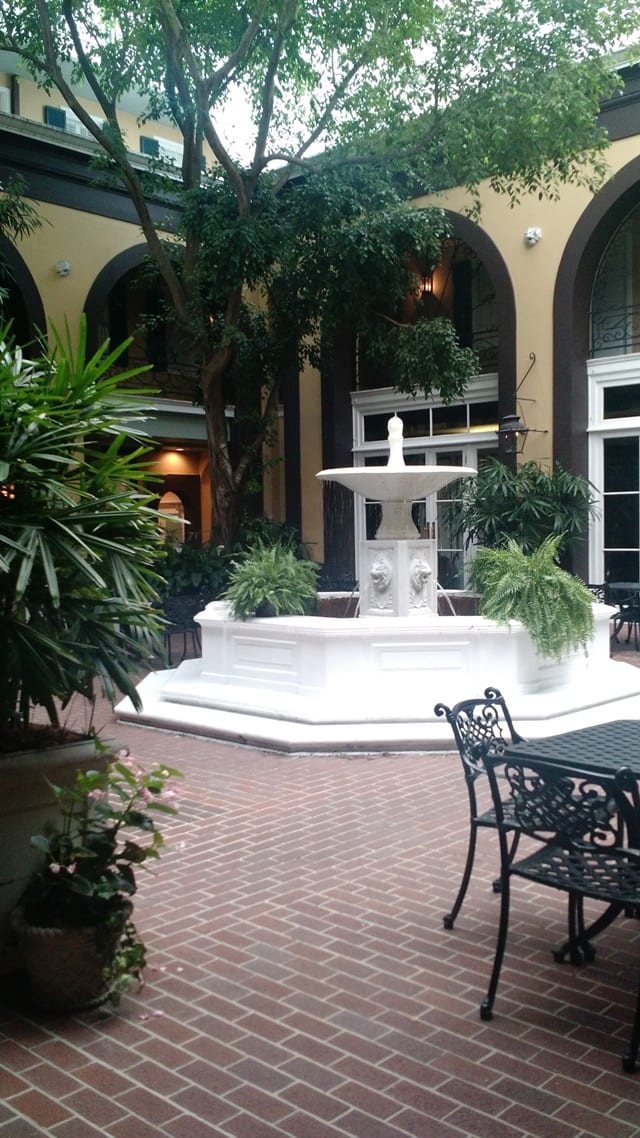 hotel-mazarin-courtyard